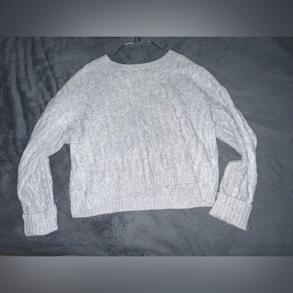 Cute semi cropped sweater